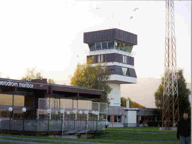 Motorflugunion Klosterneuburg, Nachtsichtflugausbildung, N-VFR Kurs in Maribor 2000